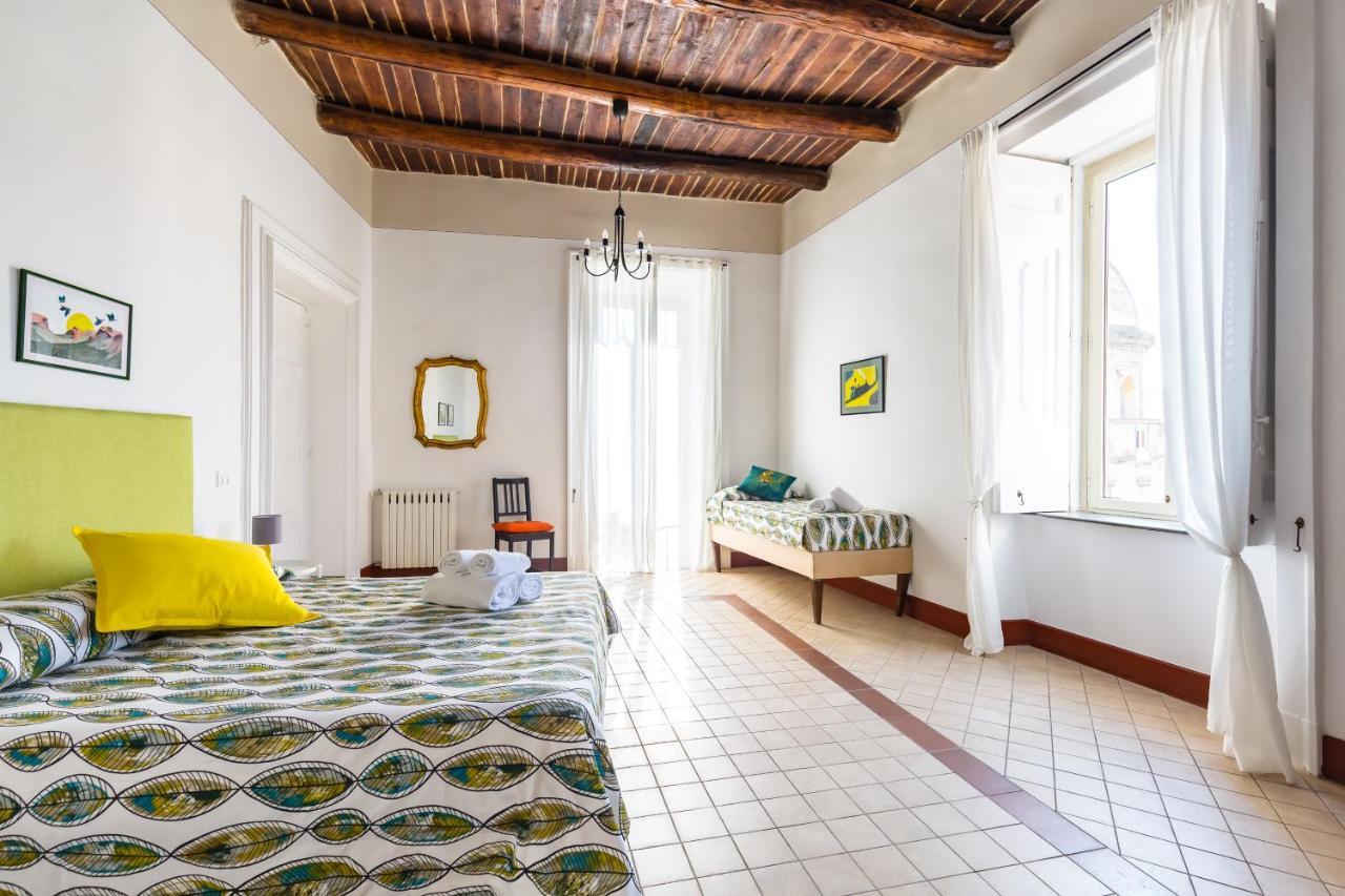 Lopez 20 A Big Family Apartment By Napoliapartments Bagian luar foto