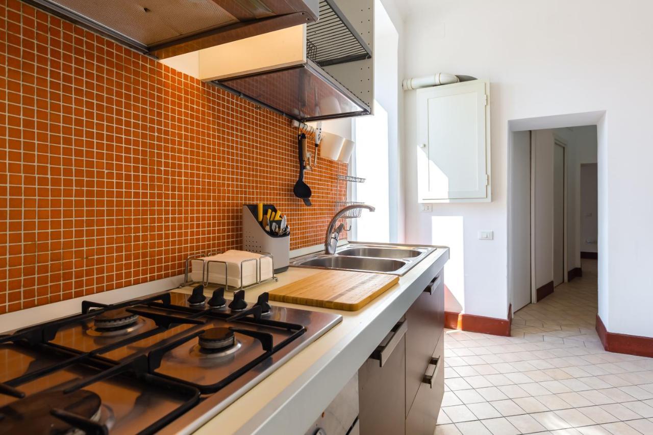 Lopez 20 A Big Family Apartment By Napoliapartments Bagian luar foto