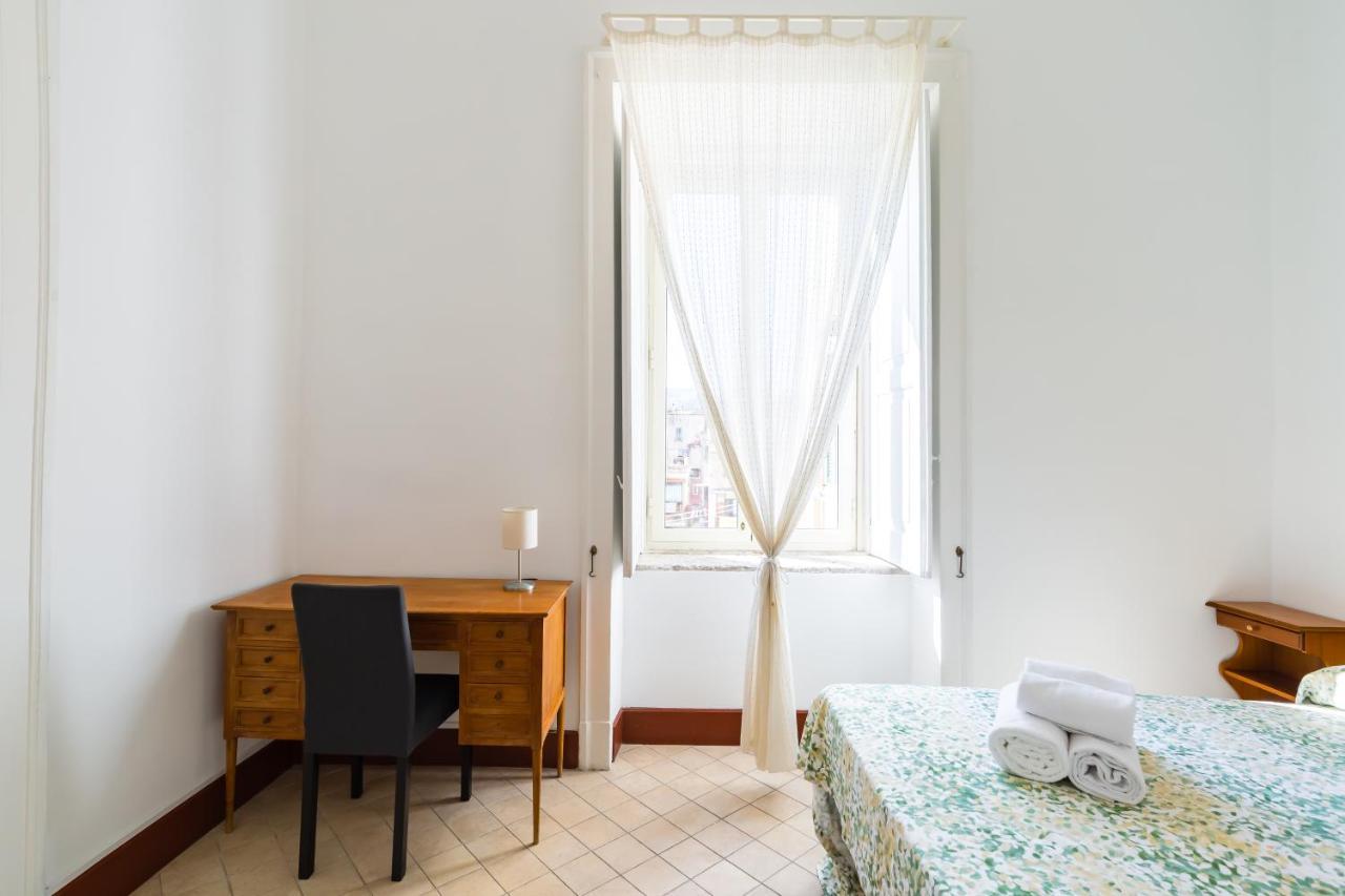 Lopez 20 A Big Family Apartment By Napoliapartments Bagian luar foto