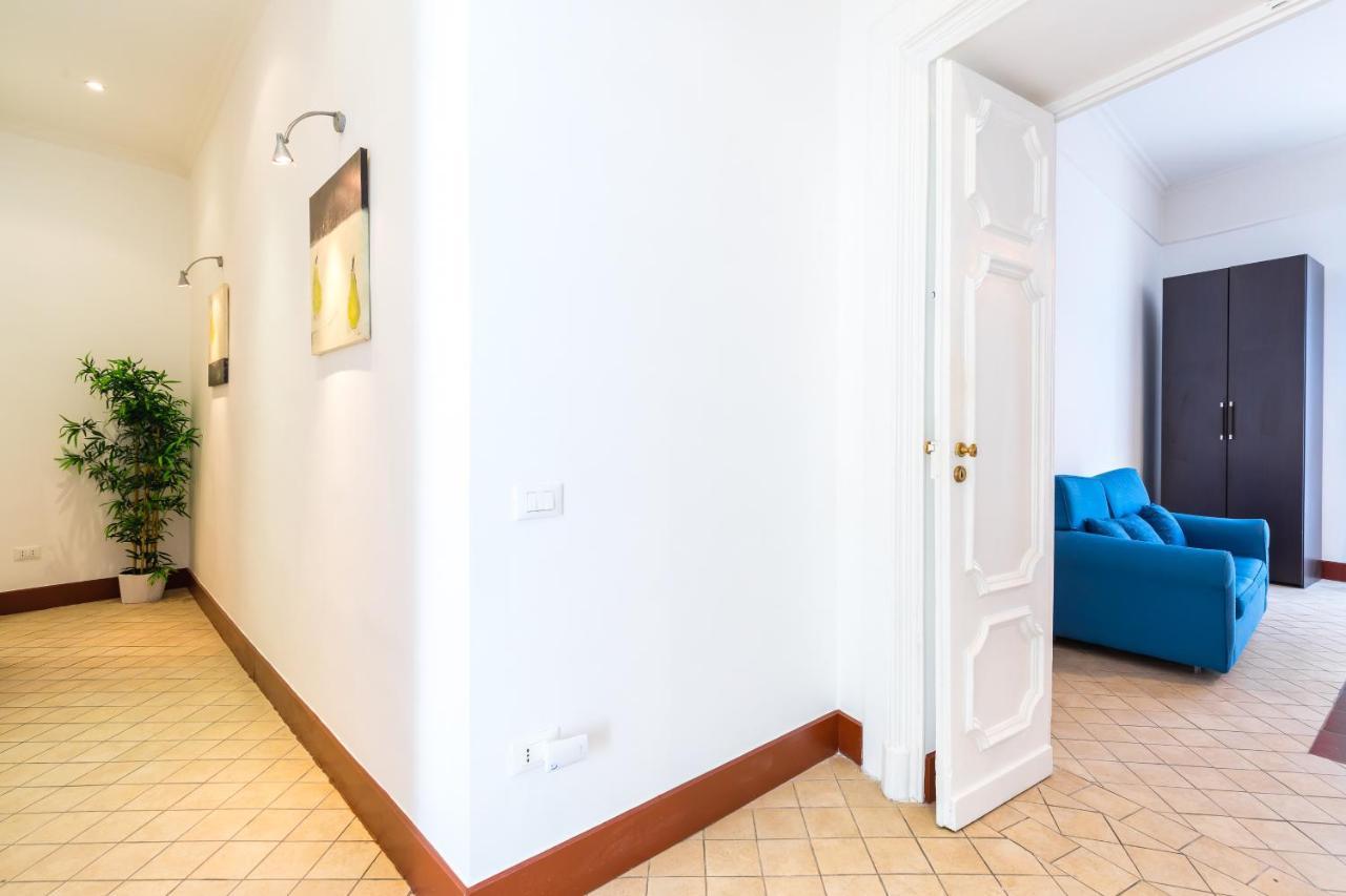 Lopez 20 A Big Family Apartment By Napoliapartments Bagian luar foto