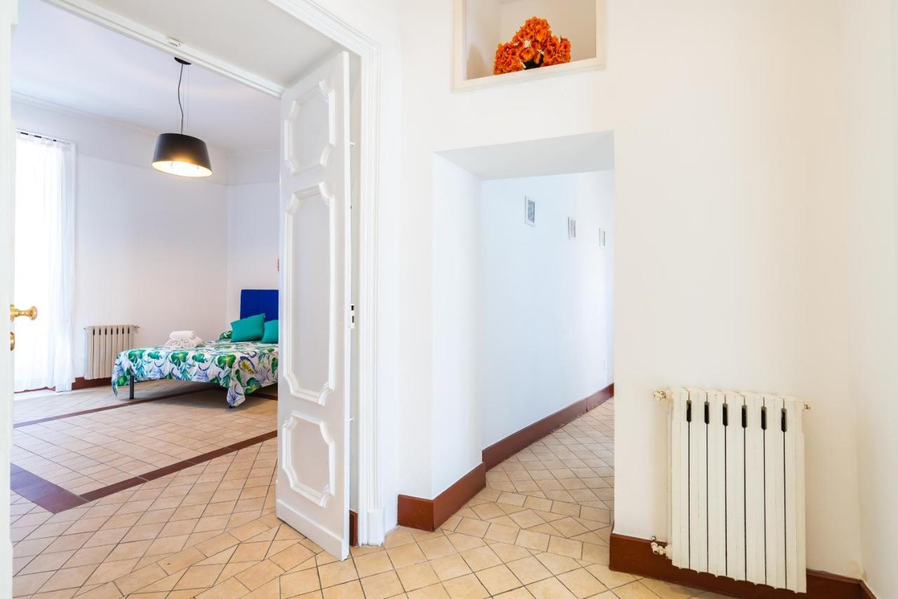 Lopez 20 A Big Family Apartment By Napoliapartments Bagian luar foto