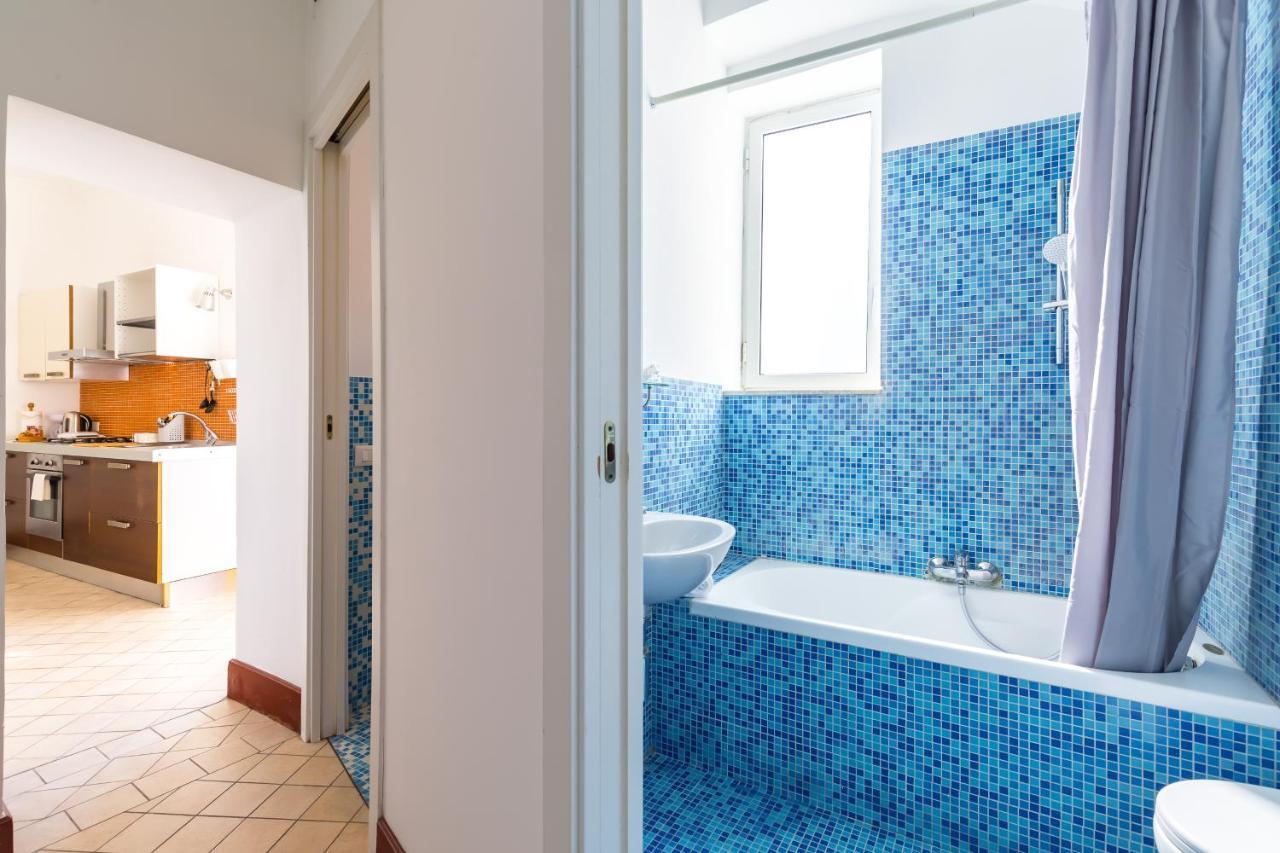 Lopez 20 A Big Family Apartment By Napoliapartments Bagian luar foto