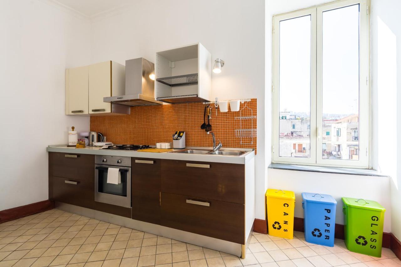 Lopez 20 A Big Family Apartment By Napoliapartments Bagian luar foto