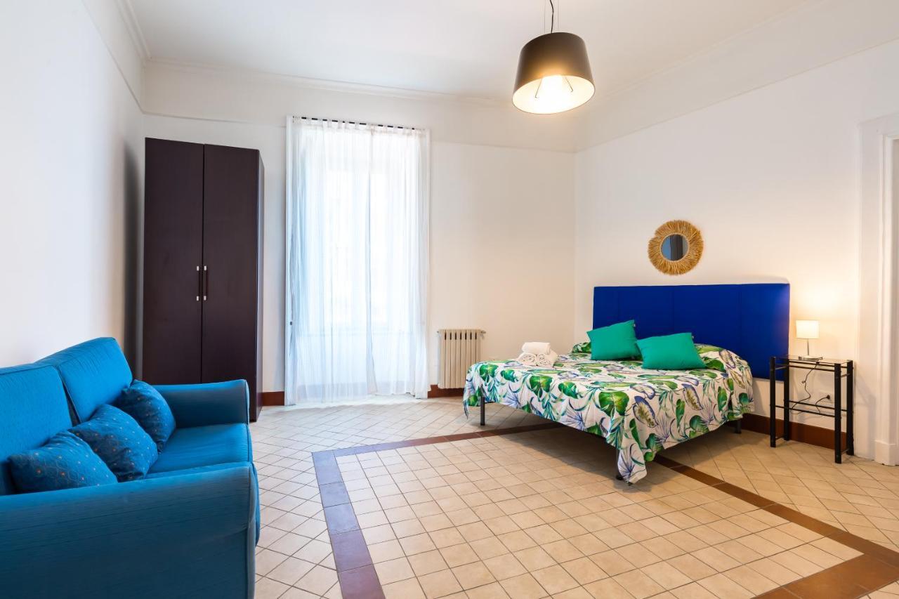 Lopez 20 A Big Family Apartment By Napoliapartments Bagian luar foto