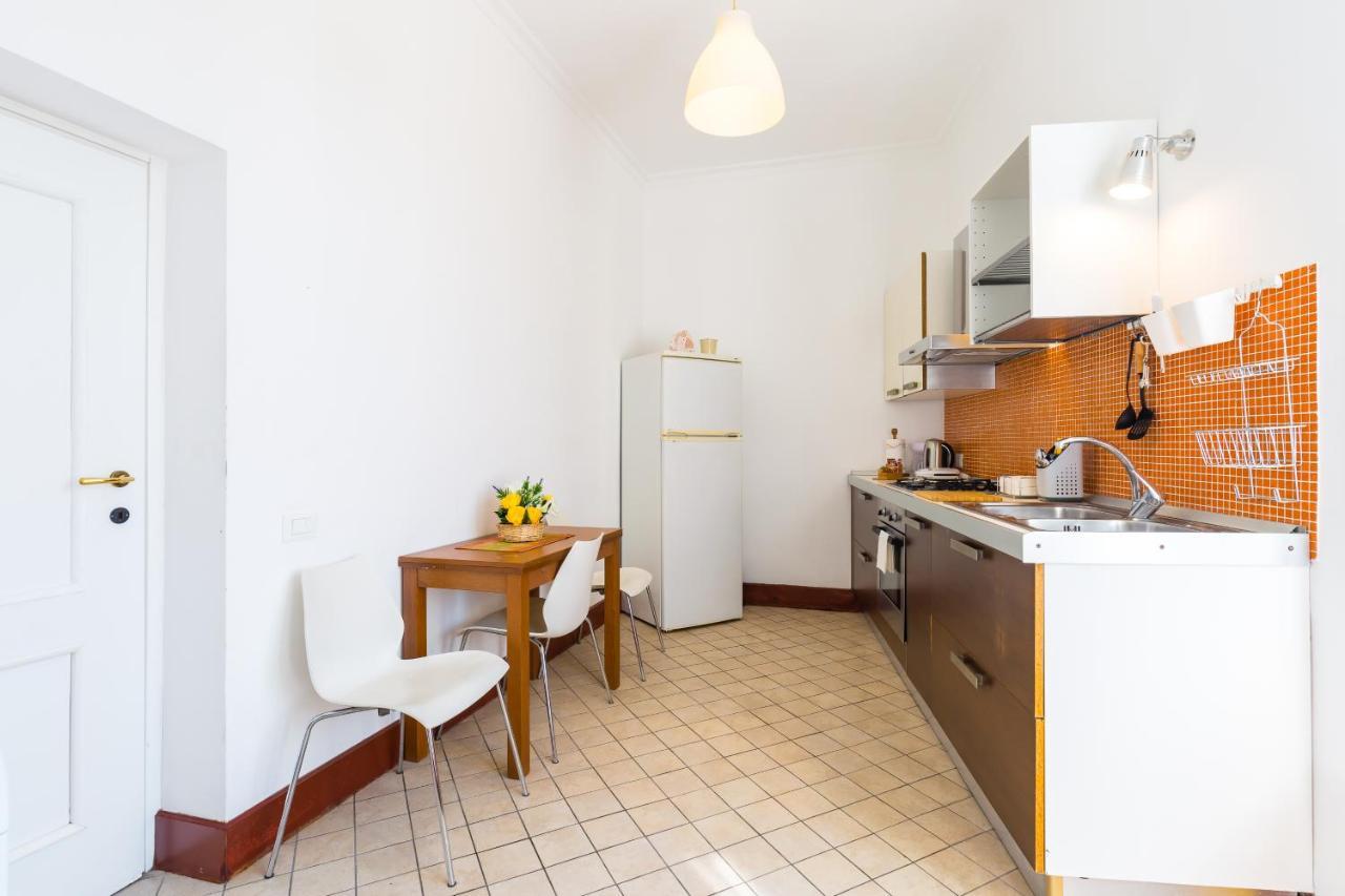 Lopez 20 A Big Family Apartment By Napoliapartments Bagian luar foto